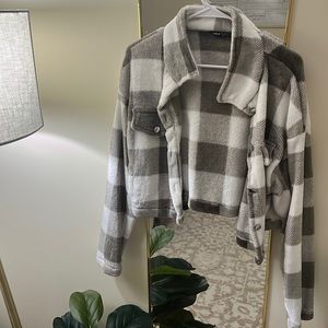 Grey and white plaid cropped fleece jacket